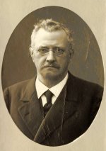 B. KRUSCH Portret mężczyzny.